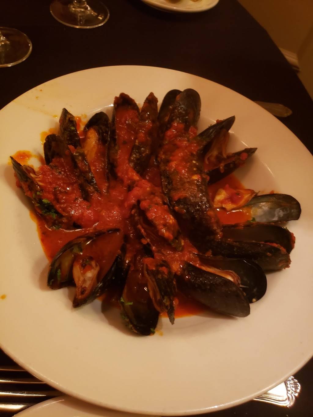 John Mineos Italian Restaurant | restaurant | 13490 Clayton Rd, St. Louis, MO 63131, USA | 3144345244 OR +1 314-434-5244