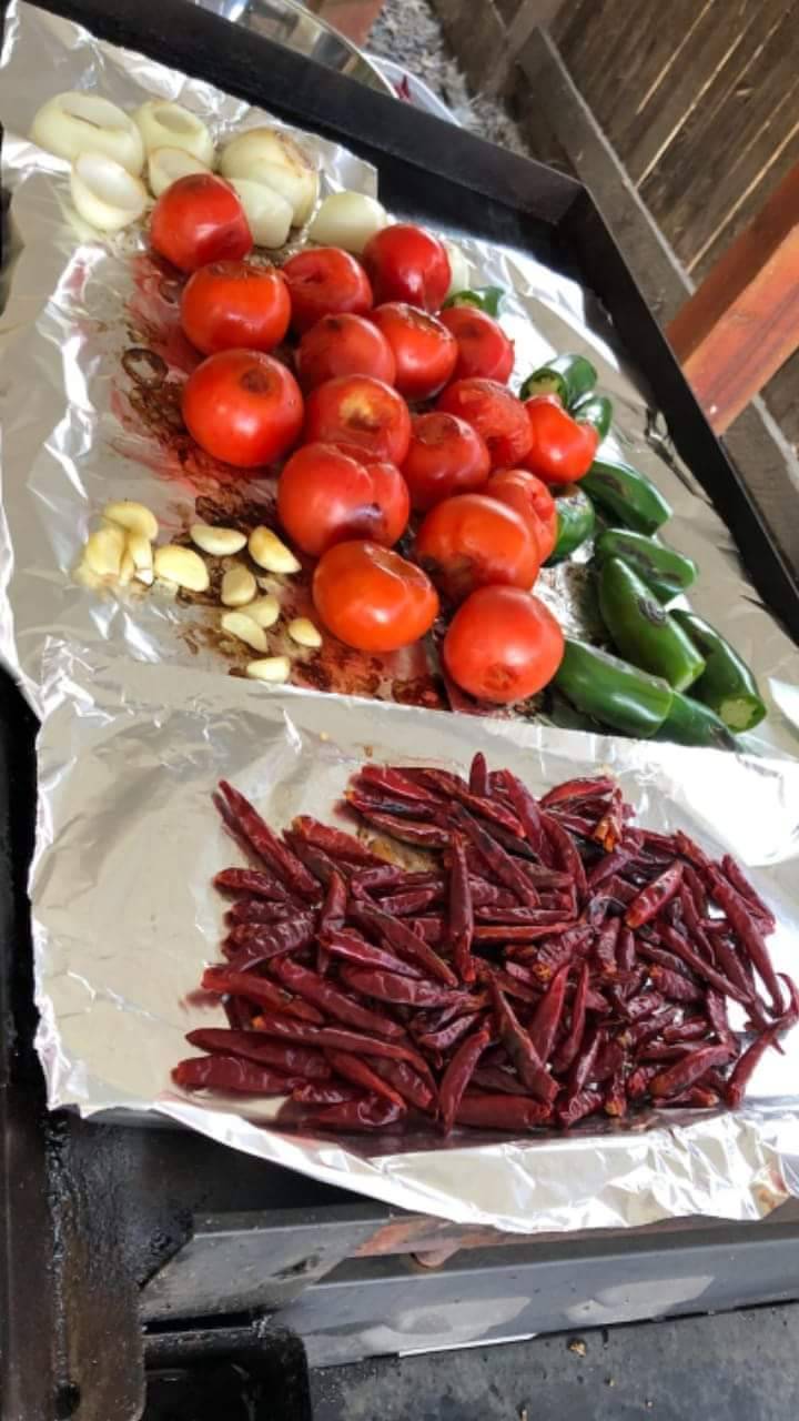 Gils Inside Mr Ds | restaurant | 122 E Park St, Stockton, CA 95202, USA | 2096037990 OR +1 209-603-7990