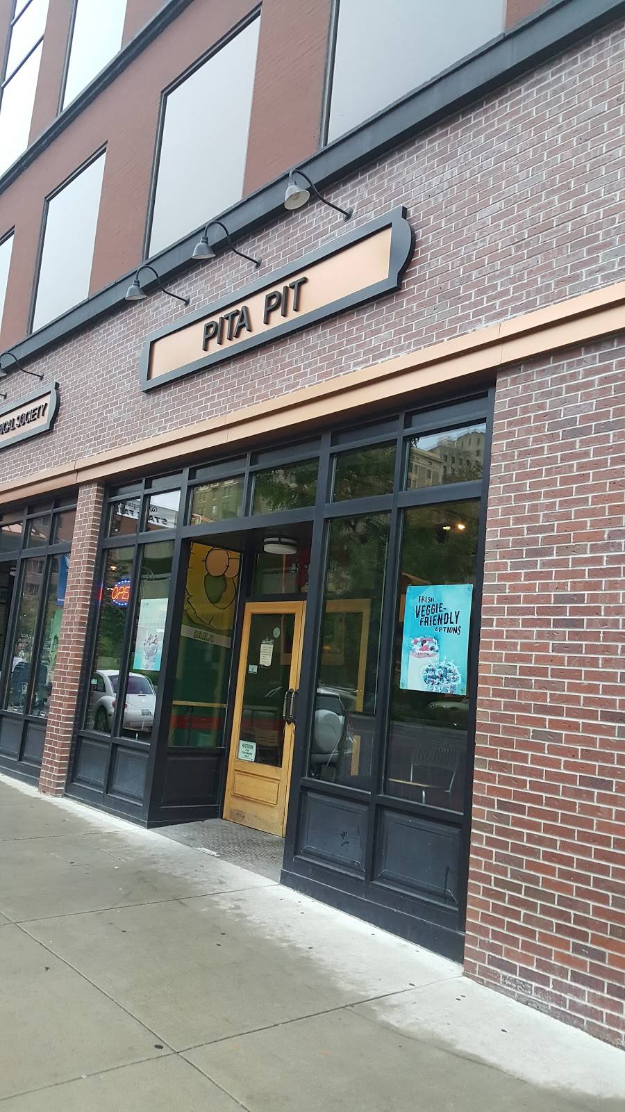 Pita Pit (Tacoma-Downtown) | restaurant | 921 Pacific Ave, Tacoma, WA 98402, USA | 2535727482 OR +1 253-572-7482