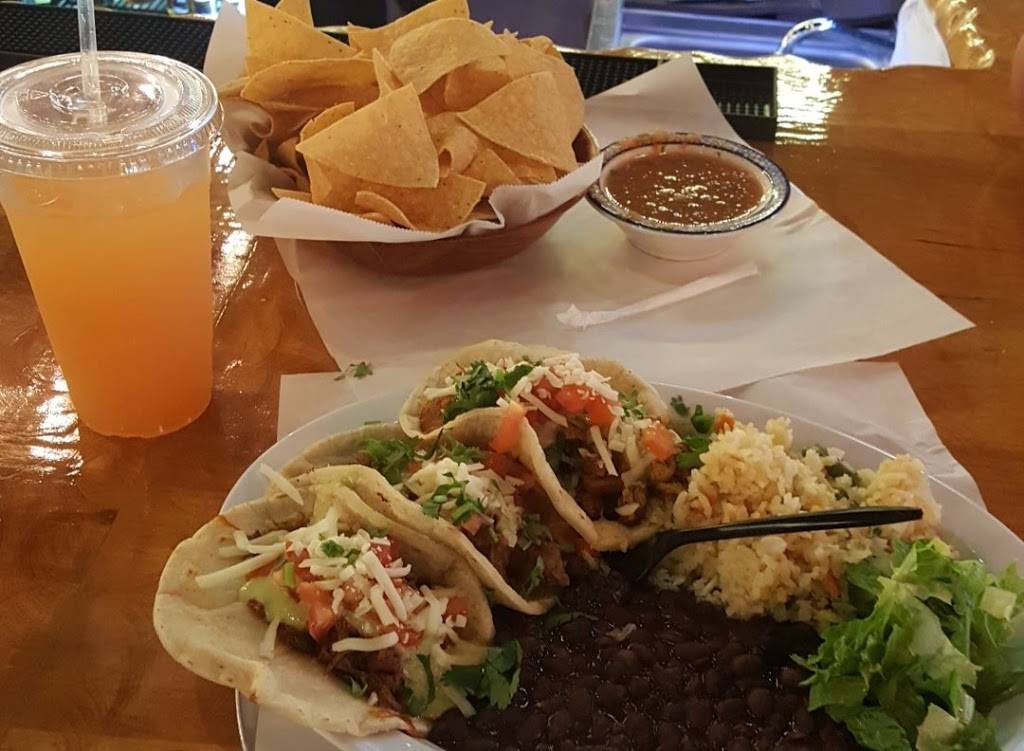 Yolis Mexican Grill | restaurant | 3225 Market Street suite 102, Riverside, CA 92501, USA | 9515308280 OR +1 951-530-8280