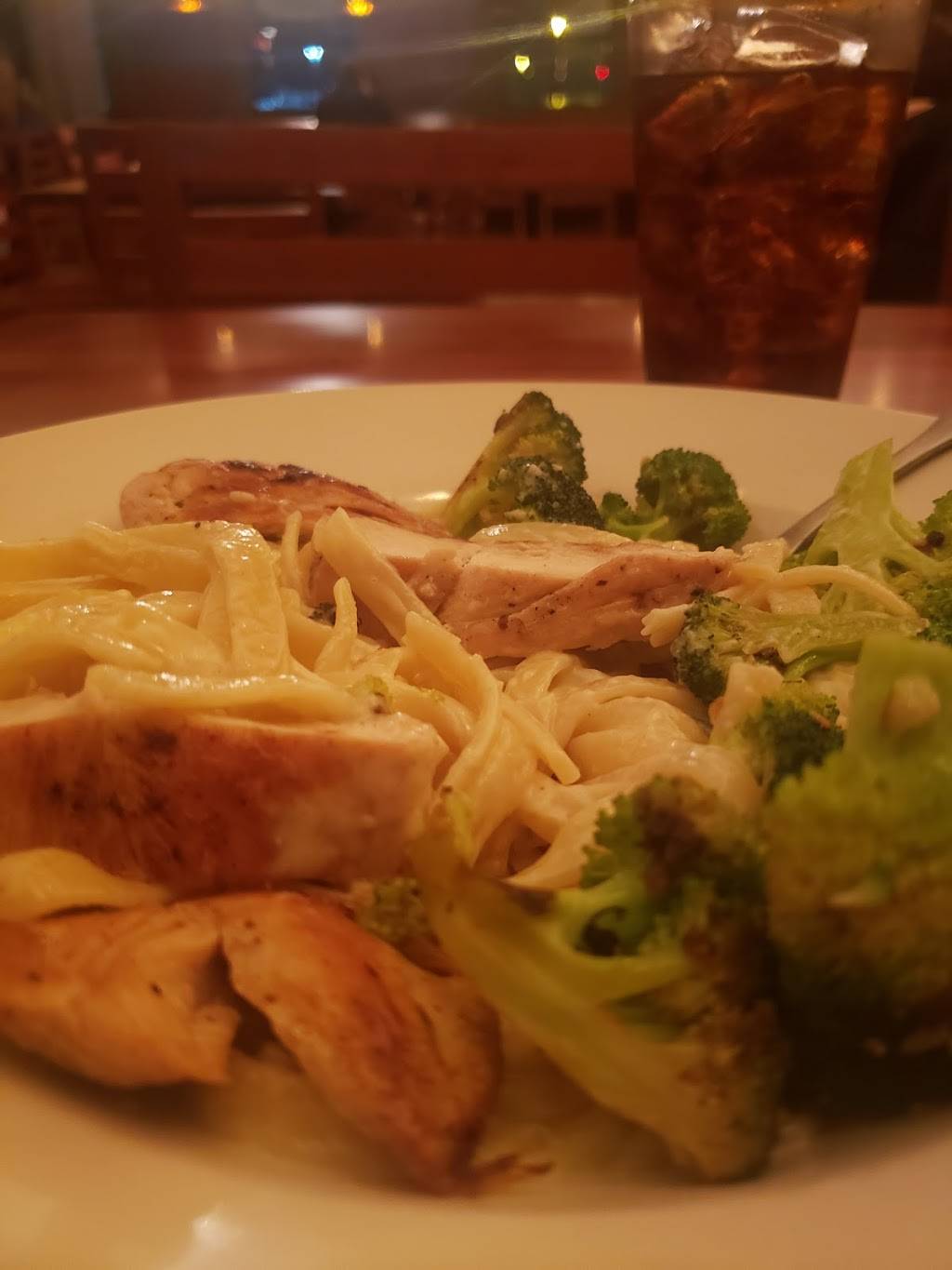 Deep Roots Restaurant and Bar | restaurant | 4601 Shawnee Dr, Kansas City, KS 66106, USA | 9136774502 OR +1 913-677-4502