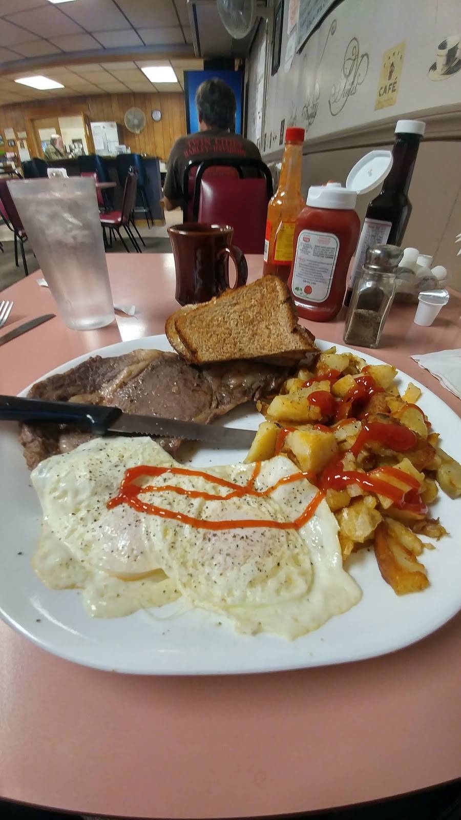 Village Restaurant | restaurant | 6014 New Hartford St, Wolcott, NY 14590, USA | 3155942036 OR +1 315-594-2036