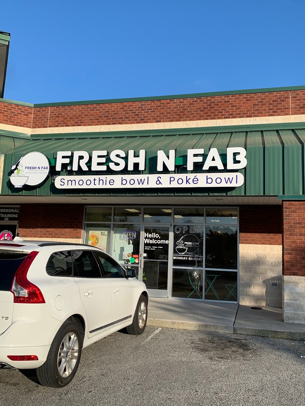 Fresh N Fab, Poké Bowl & Smoothie Bowl | restaurant | 5214 Market St #108, Wilmington, NC 28405, USA | 9107690141 OR +1 910-769-0141
