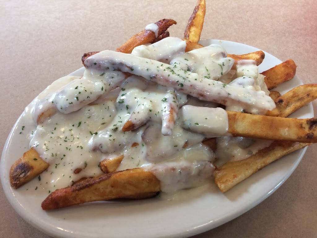 Crabby Dicks | restaurant | 30 Clinton St, Delaware City, DE 19706, USA | 3028325100 OR +1 302-832-5100