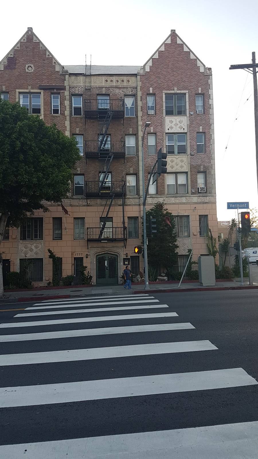 Starfish Sushi | restaurant | 1755 N Vermont Ave, Los Angeles, CA 90027, USA | 3239538900 OR +1 323-953-8900