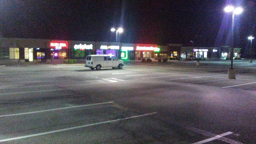 Chestnut Commons Subway and Auntie Annes Pretzels | restaurant | inside Walmart, 1000 Chestnut Commons Dr, Elyria, OH 44035, USA | 4402014069 OR +1 440-201-4069