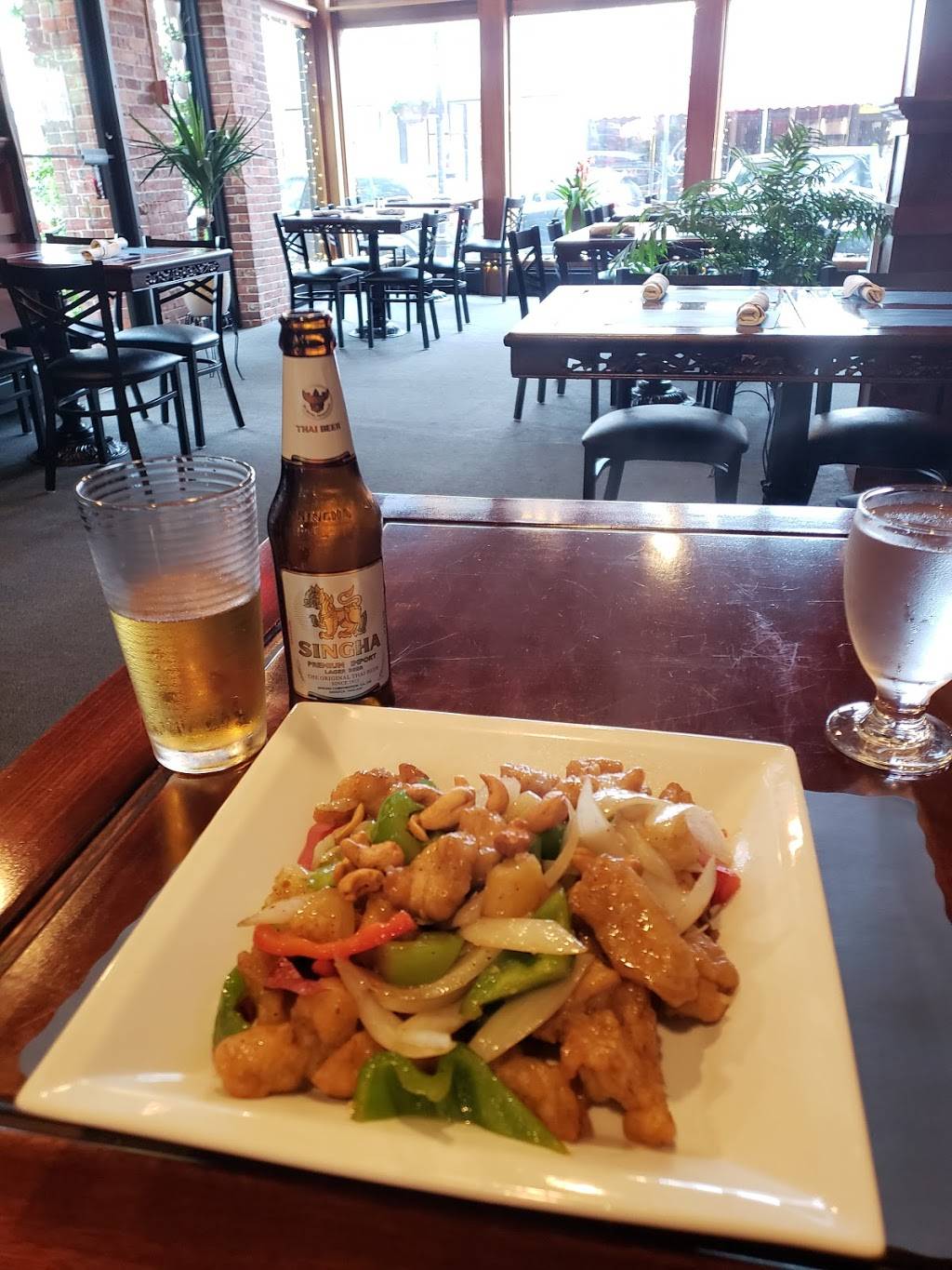 Thai Lily Kitchen | restaurant | 19 Pleasant St, Newburyport, MA 01950, USA | 9784998899 OR +1 978-499-8899