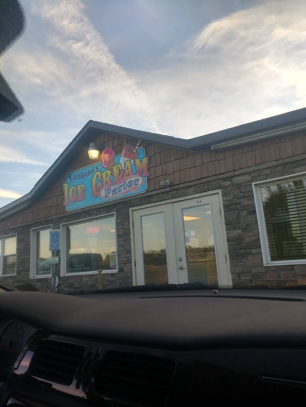 Canditos Pizzeria & Ice Cream | restaurant | 1025 Old Zelienople Rd, Ellwood City, PA 16117, USA | 7247521835 OR +1 724-752-1835