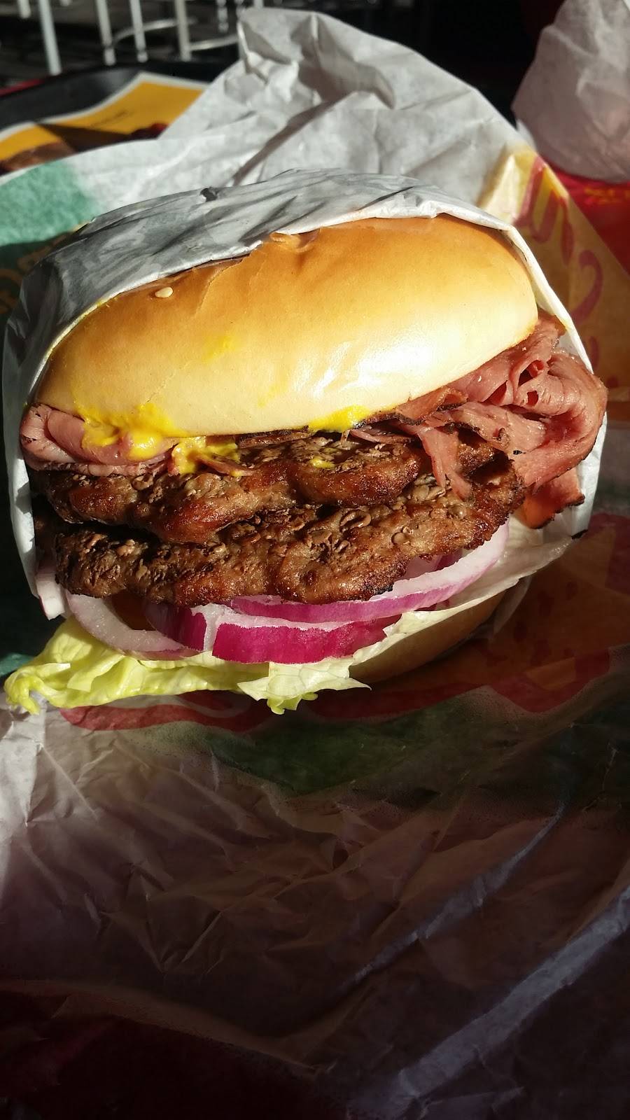 Carls Jr. / Green Burrito | restaurant | 950 Abbott St, Salinas, CA 93901, USA | 8317544416 OR +1 831-754-4416