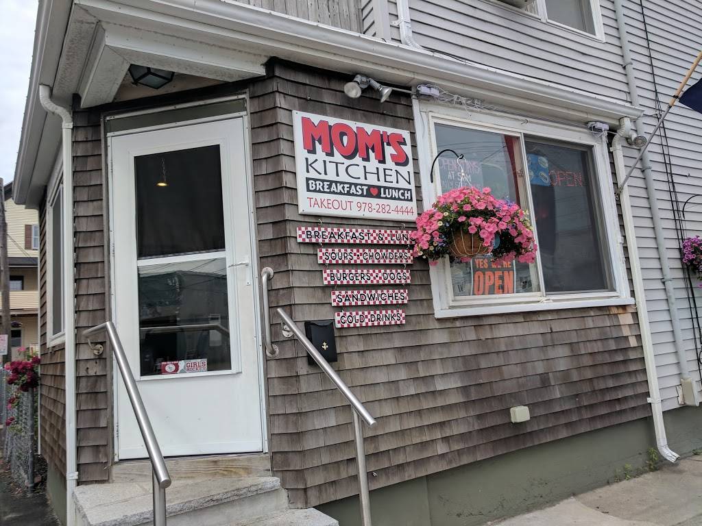 Moms Kitchen | restaurant | 29 Commercial St, Gloucester, MA 01930, USA | 9782824444 OR +1 978-282-4444