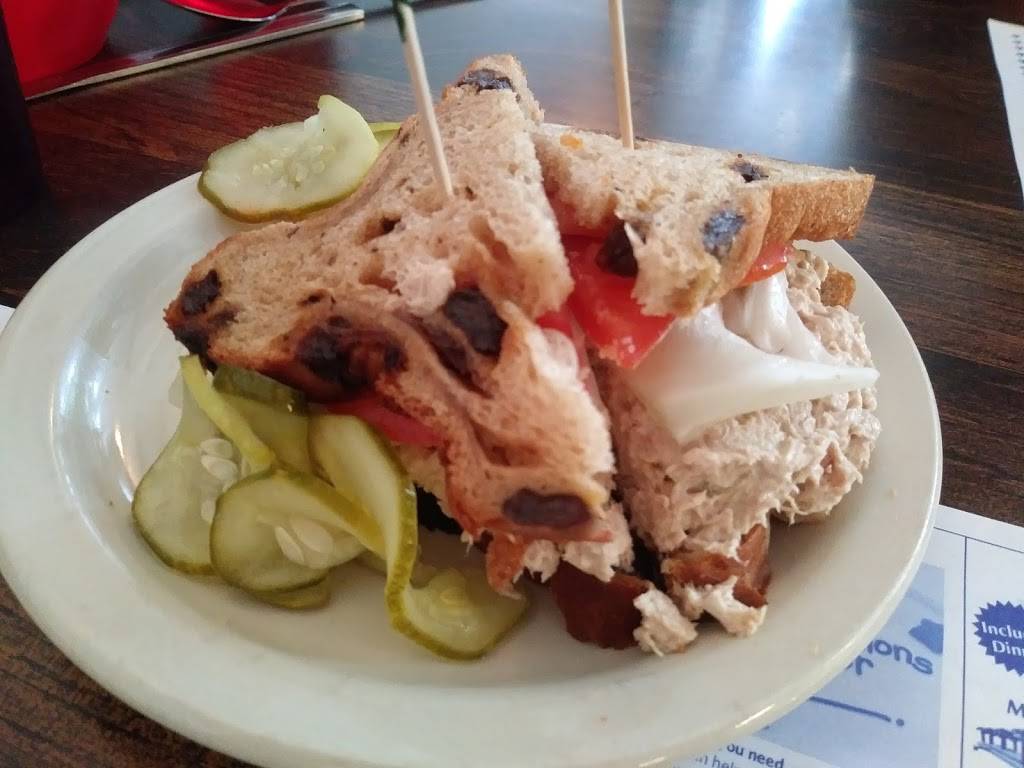 Candy Apple Cafe | restaurant | 81 Buell St, Akron, NY 14001, USA | 7165424155 OR +1 716-542-4155