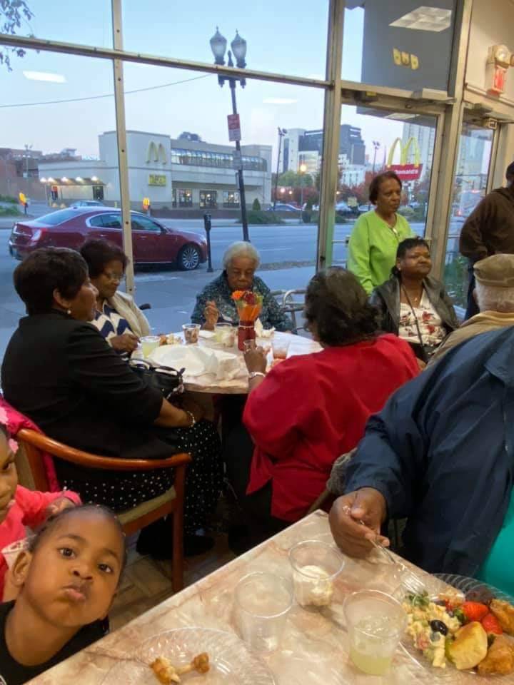 Adas Kitchen | restaurant | 214 W Broadway, Louisville, KY 40202, USA | 5025613762 OR +1 502-561-3762