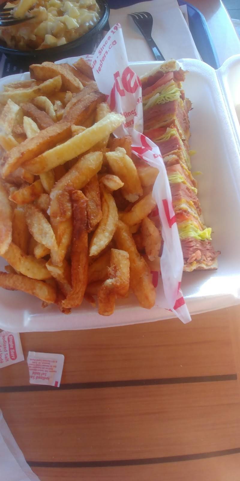 Chez Lou Patate | restaurant | 374 Rue Main, Gatineau, QC J8P 5K7, Canada | 8196432100 OR +1 819-643-2100