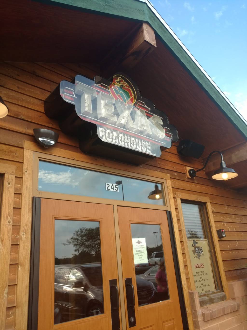 Texas Roadhouse | restaurant | 245 Market Dr, Elyria, OH 44035, USA | 4403242002 OR +1 440-324-2002