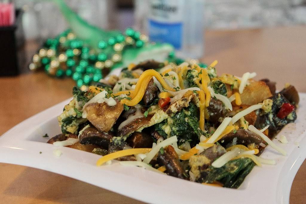 Reginas Cajun Kitchen | restaurant | 60 N Main St, Memphis, TN 38103, USA | 9017300384 OR +1 901-730-0384