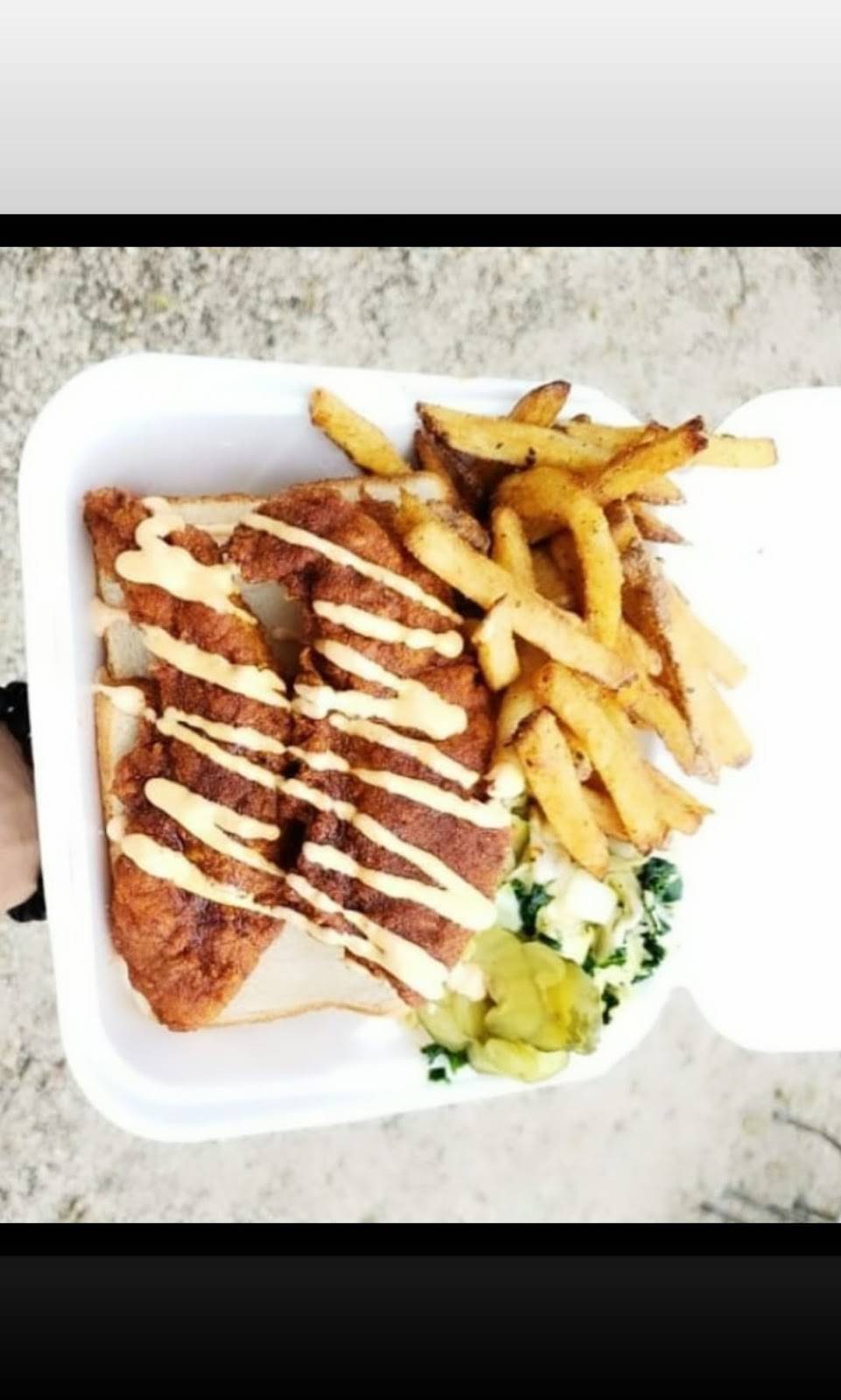 Chi Chi Birds Hot Chicken | restaurant | 101 Willow St, San Antonio, TX 78202, USA | 2104736377 OR +1 210-473-6377