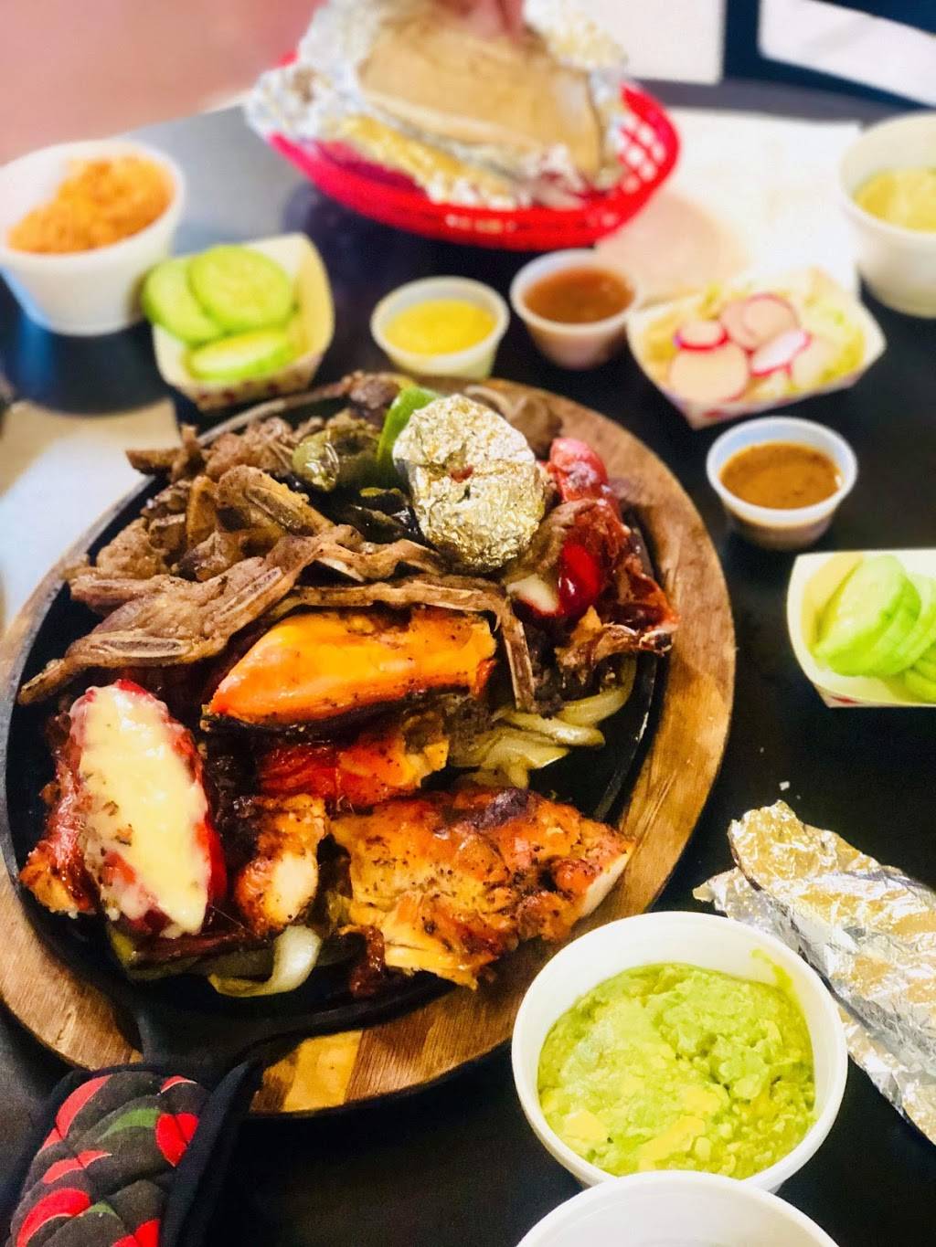 Pollos Asados de Sinaloa | restaurant | 6020 S Flores St, San Antonio, TX 78214, USA | 2103702591 OR +1 210-370-2591