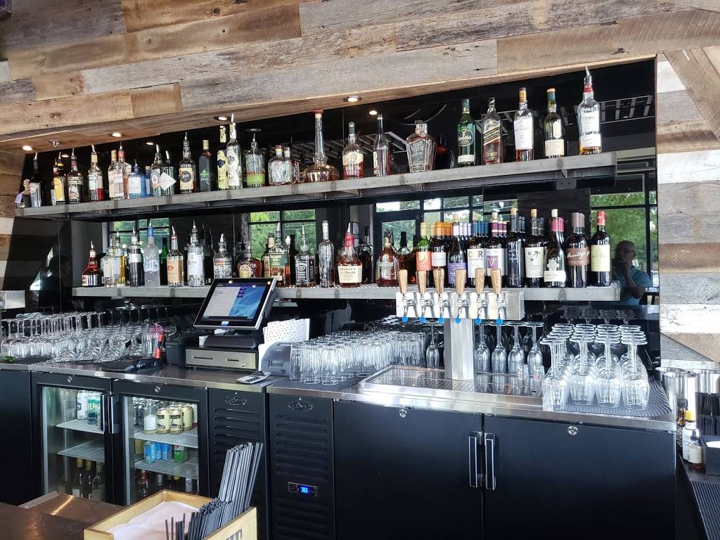 Bernies | restaurant | 2825 S Main St, Kennesaw, GA 30144, USA | 7706272297 OR +1 770-627-2297