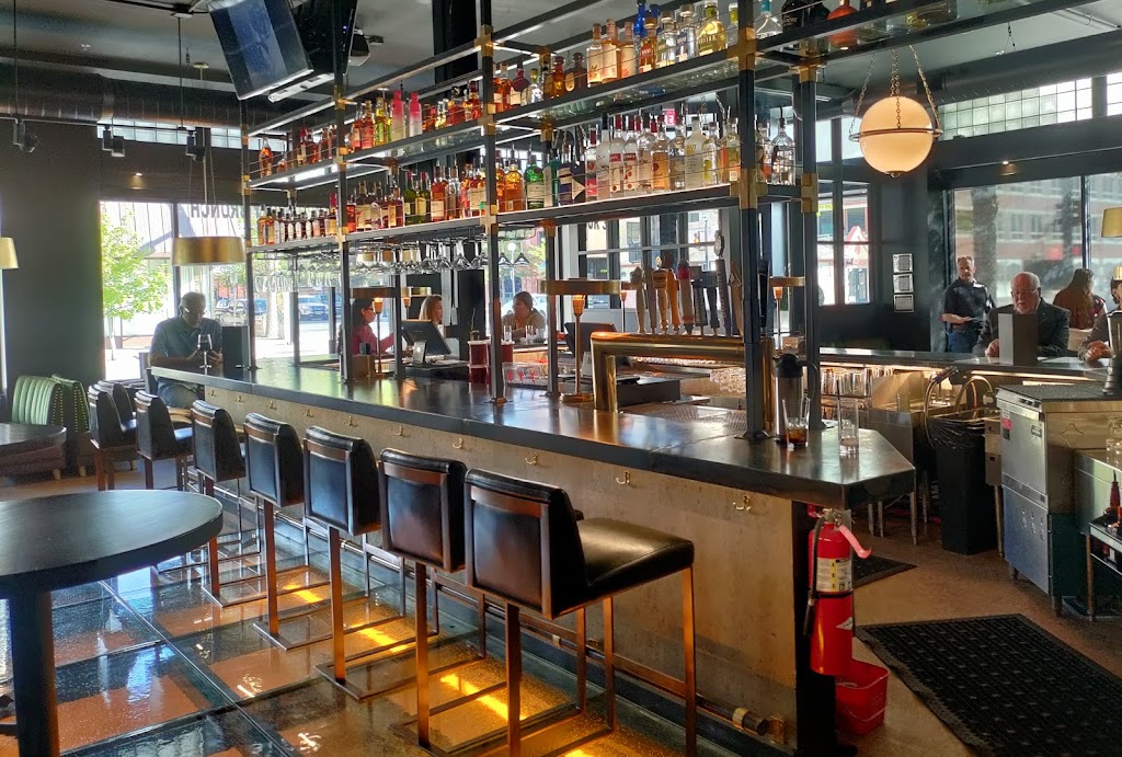 The Metropolitan Downtown | restaurant | 1701 Carey Ave, Cheyenne, WY 82001, USA | 3074320022 OR +1 307-432-0022