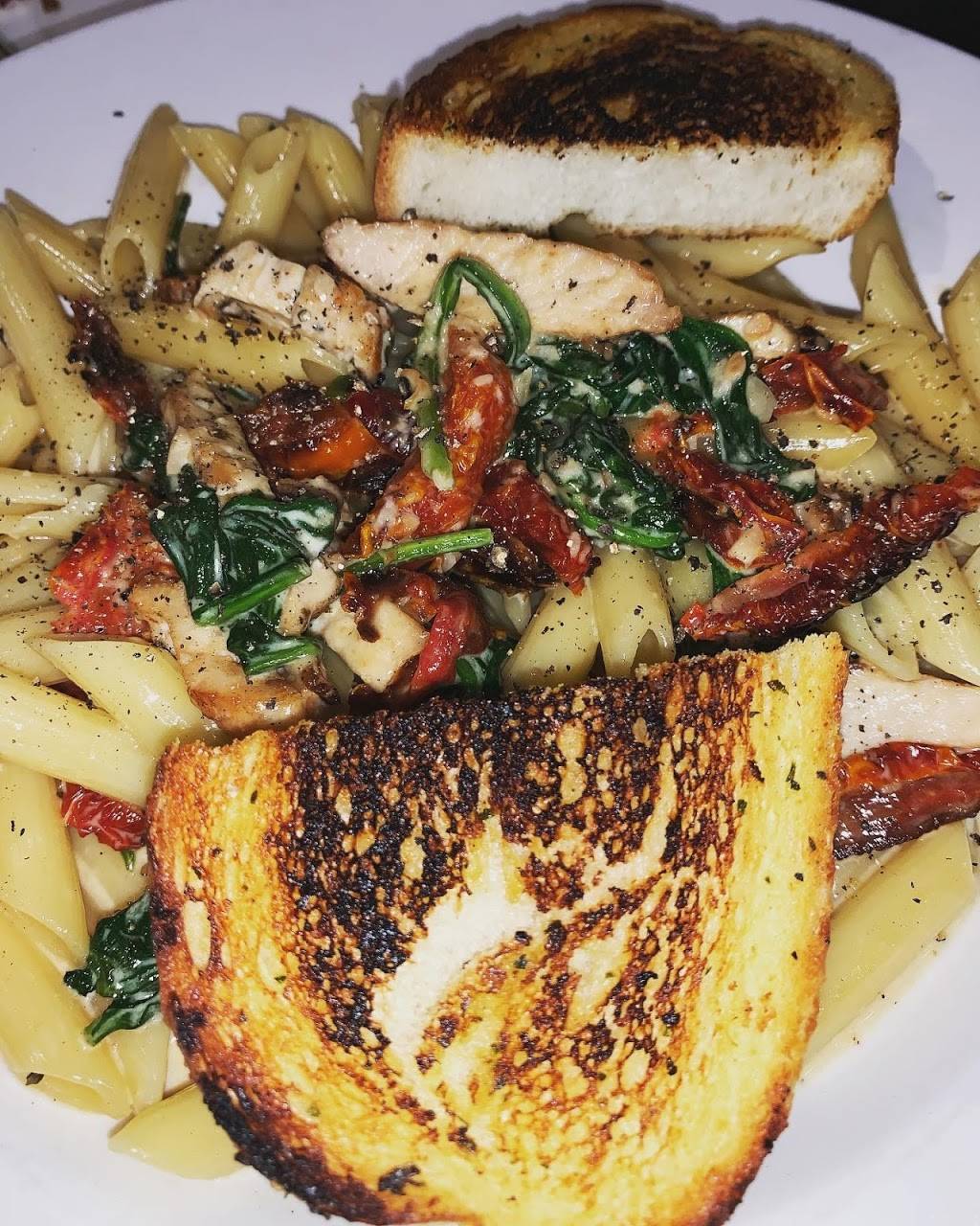 Oasis Bar & Grill | restaurant | 31 King St E, Cobourg, ON K9A 2M3, Canada | 9053726634 OR +1 905-372-6634