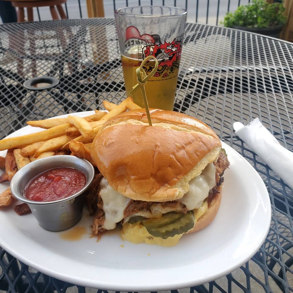 Lindbergs Tavern | restaurant | 318 W Commercial St, Springfield, MO 65803, USA | 4178688900 OR +1 417-868-8900