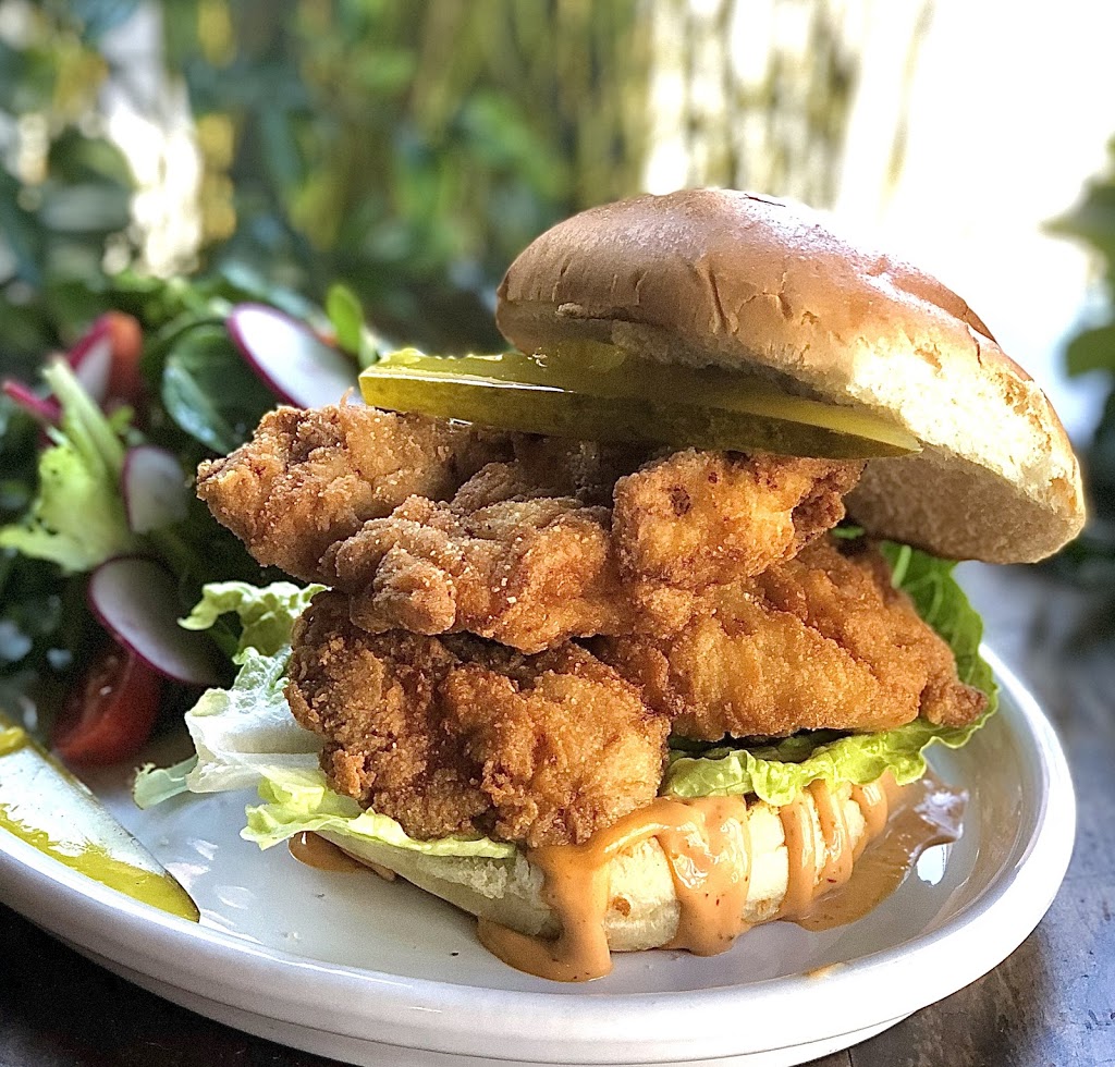 La Cumbanchita | restaurant | 24 Irving Ave, Brooklyn, NY 11237, USA | 3477898933 OR +1 347-789-8933