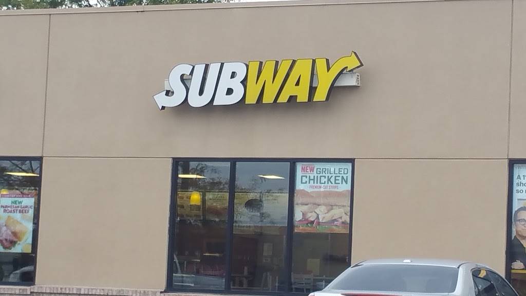 Subway | meal takeaway | 4455 N 72nd St, Omaha, NE 68134, USA | 4025735779 OR +1 402-573-5779