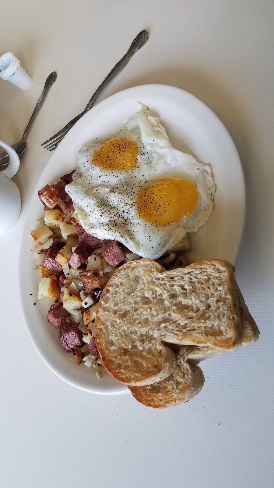 Broadway Diner | restaurant | 304 Broadway St, Baraboo, WI 53913, USA | 6083563287 OR +1 608-356-3287