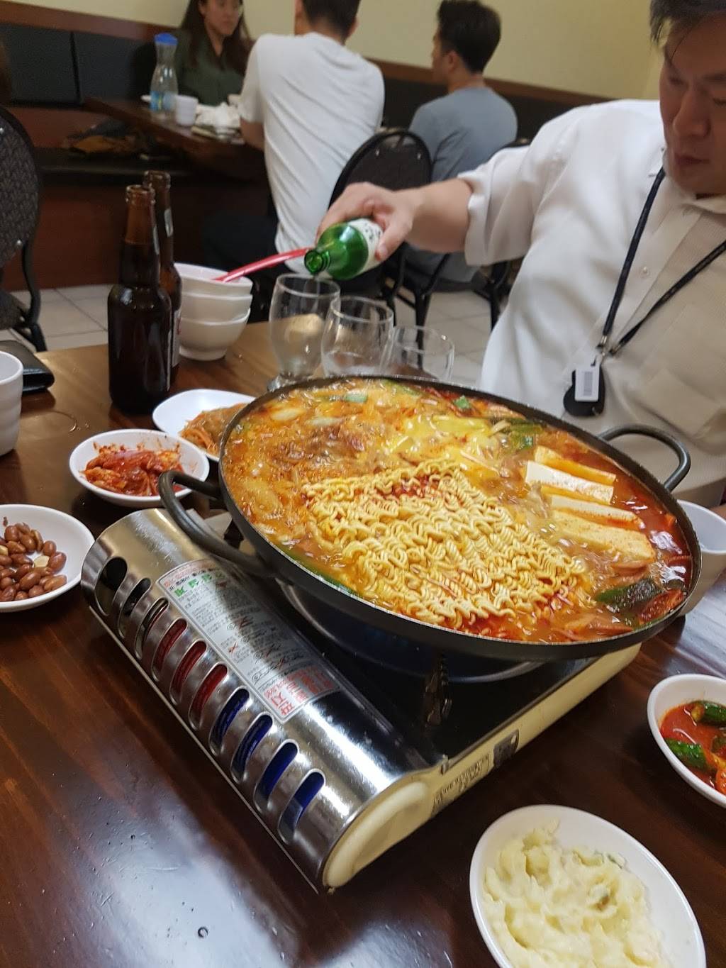 Chingu Korean Restaruant | restaurant | 10610 Bayview Ave, Richmond Hill, ON L4C 3N8, Canada | 9052376767 OR +1 905-237-6767