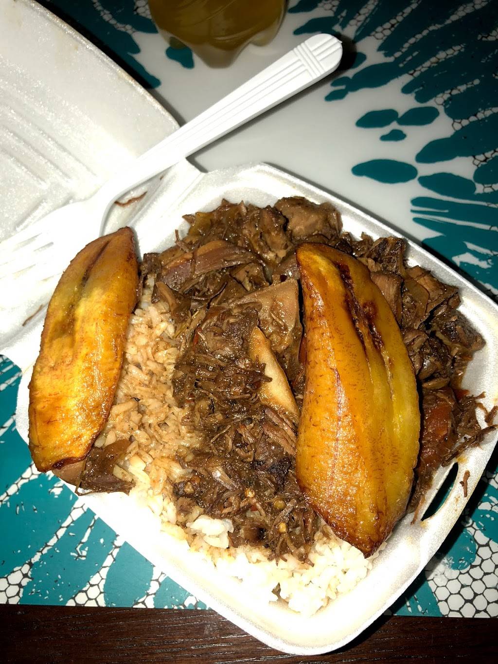 Awesome Sauce Caribbean Flavors | restaurant | 840 State St, Bridgeport, CT 06604, USA | 2035225494 OR +1 203-522-5494