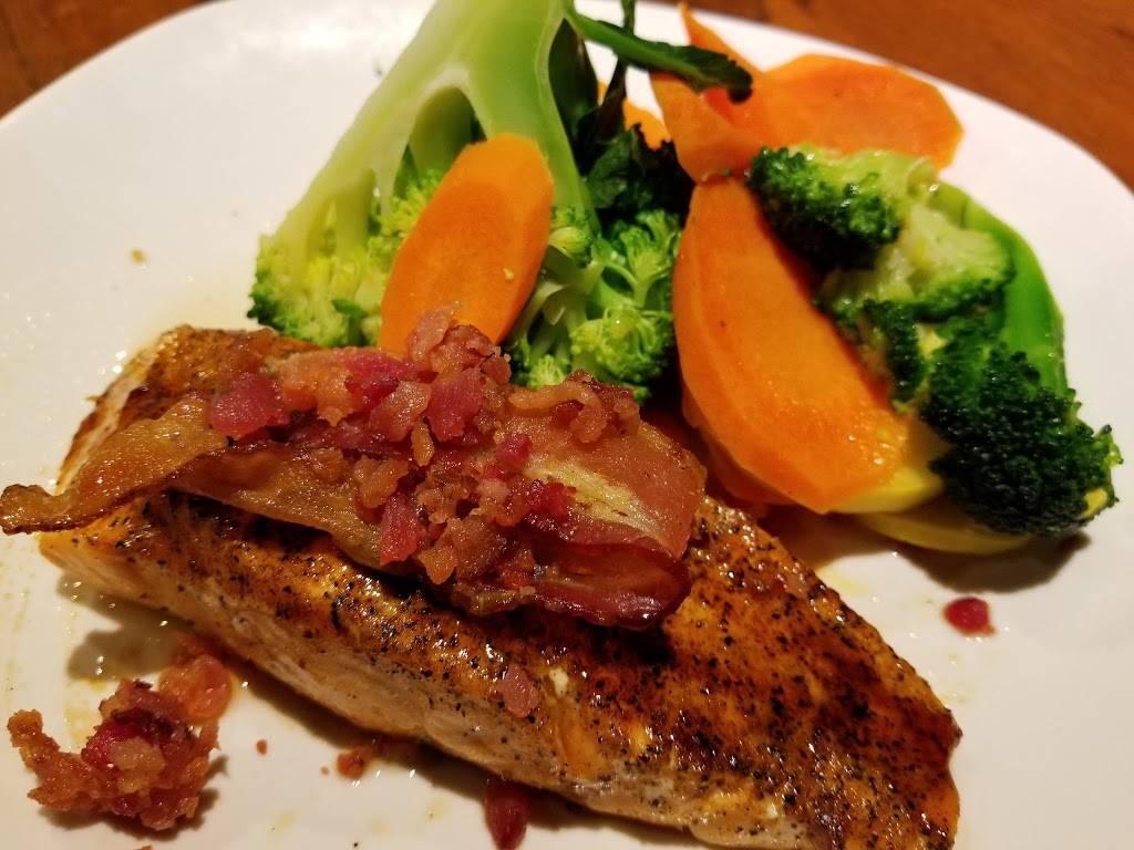 Outback Steakhouse | restaurant | 180 Hickman Dr, Sanford, FL 32771, USA | 4073215881 OR +1 407-321-5881