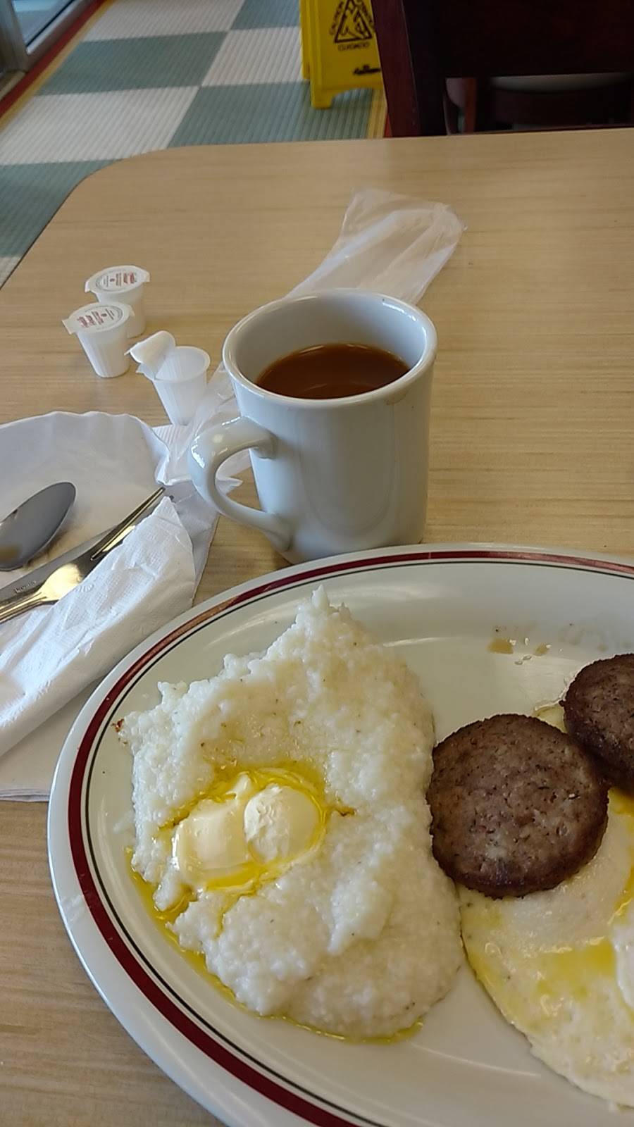 Huddle House | restaurant | 400 Pamplico Hwy, Florence, SC 29505, USA | 8437991985 OR +1 843-799-1985