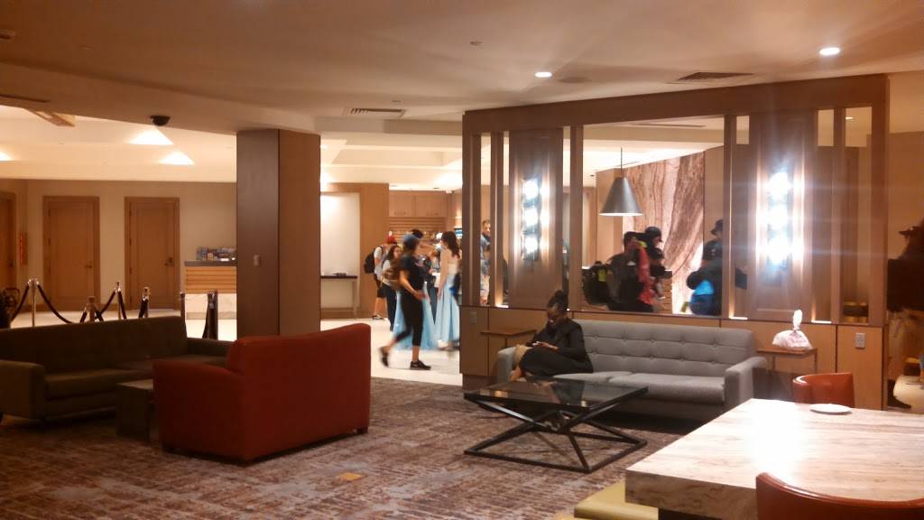 Hull & Mason Pub | restaurant | 1000 Marriott Dr, Quincy, MA 02169, USA | 6177742078 OR +1 617-774-2078