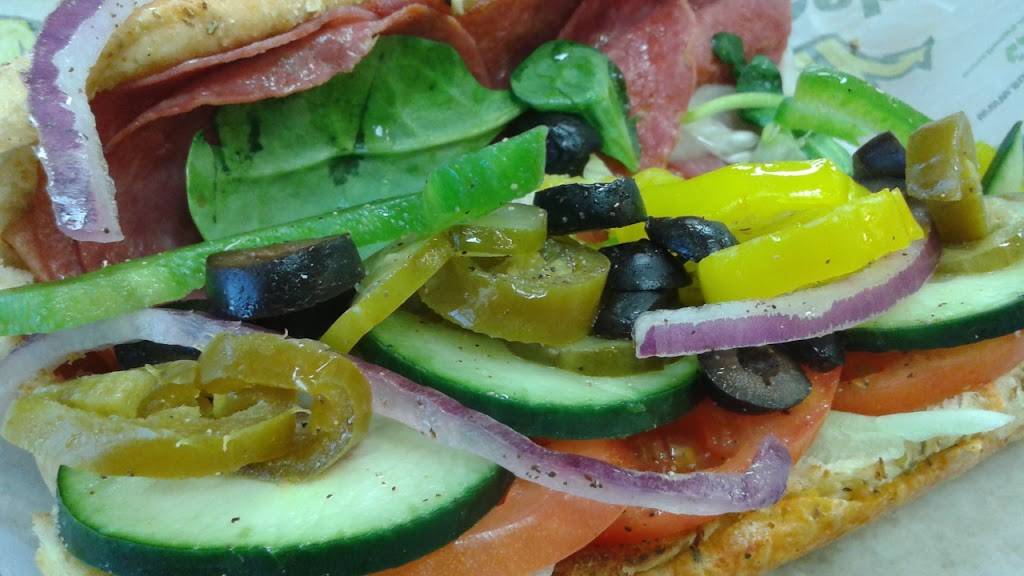 Subway | restaurant | 766 Tennessee St, Redlands, CA 92374, USA | 9097920282 OR +1 909-792-0282