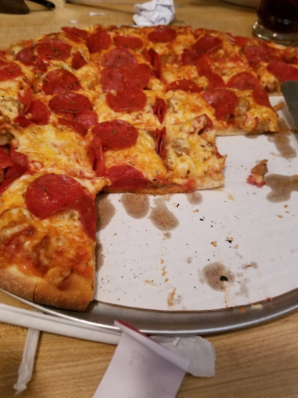 Puccis Restaurant & Pizzeria | restaurant | 10063 S Ewing Ave, Chicago, IL 60617, USA | 7733757539 OR +1 773-375-7539