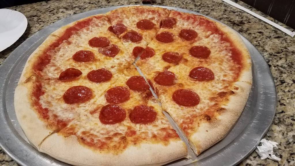 Salvios Pizzeria | restaurant | 2428 SW Cary Pkwy, Cary, NC 27513, USA | 9194674600 OR +1 919-467-4600