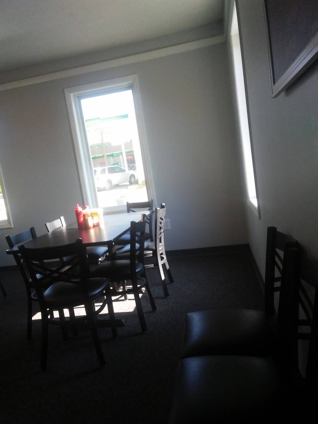 Benson Grill | restaurant | 1112 W Seaboard St, Bladenboro, NC 28320, USA | 9108633695 OR +1 910-863-3695