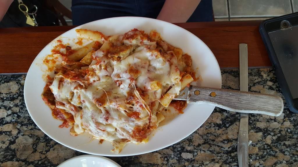 Ginos | restaurant | 706 Main St, Poughkeepsie, NY 12601, USA | 8454542525 OR +1 845-454-2525