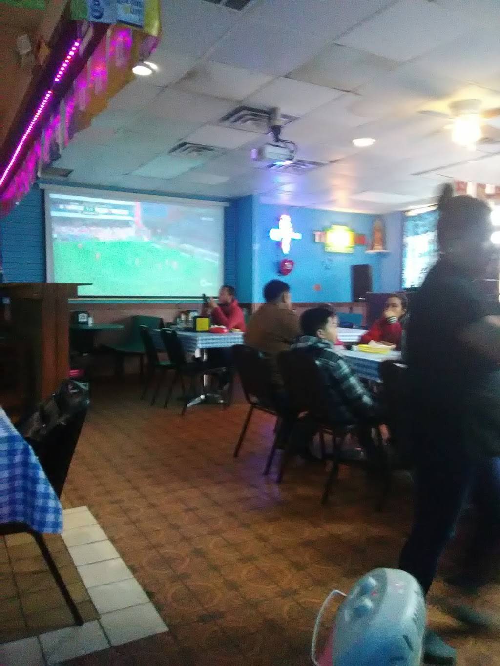 La Marea Restaurant & Seafood | restaurant | 8214 N Interstate Hwy 35, Austin, TX 78753, USA | 5125802480 OR +1 512-580-2480