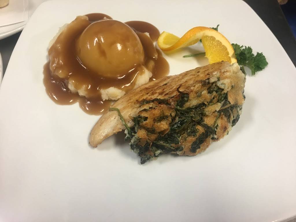 Chiro’s Family Restaurant | restaurant | 2040 45th St, Highland, IN 46322, USA | 2195950435 OR +1 219-595-0435