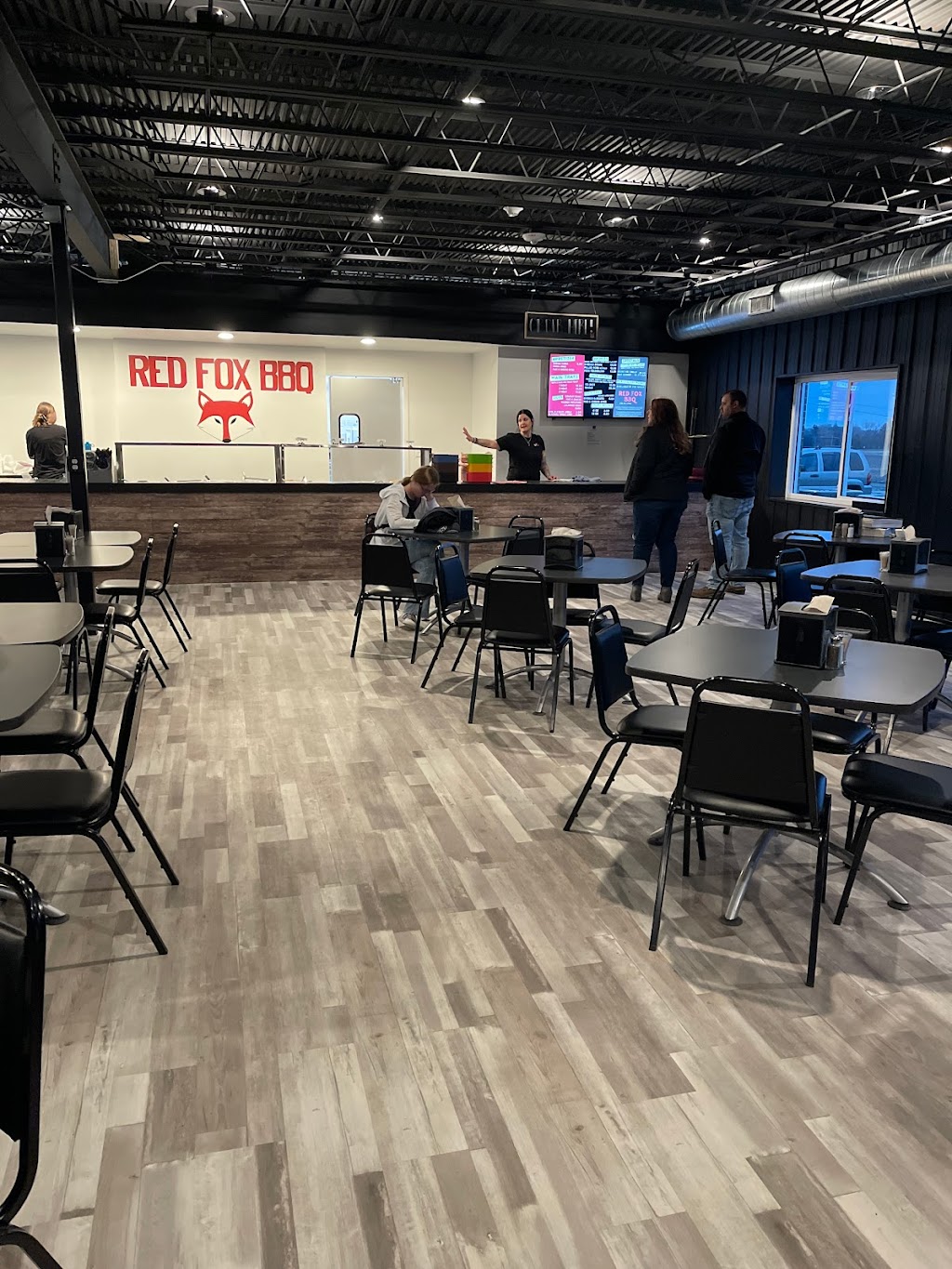 Red Fox BBQ | restaurant | 1900 Heritage Way, Waverly, IA 50677, USA | 3192424598 OR +1 319-242-4598