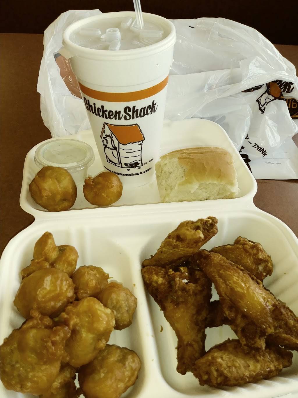 Chicken Shack Saint Clair Shores | meal takeaway | 30926 Harper Ave, St Clair Shores, MI 48082, USA | 5864157500 OR +1 586-415-7500