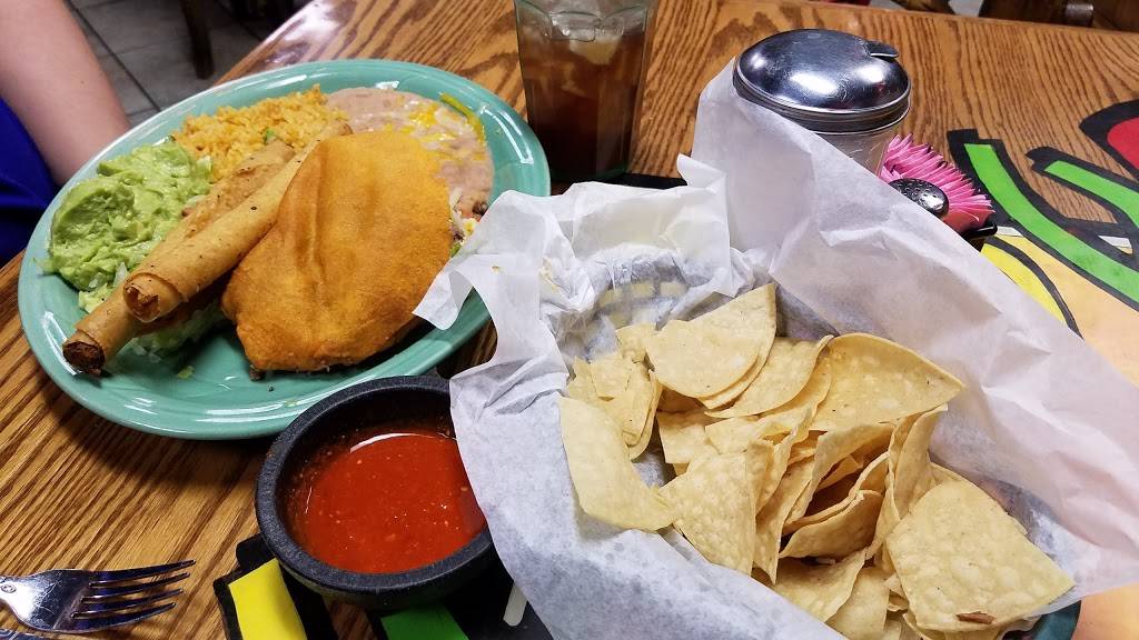 Chachis Restaurant | restaurant | 2460 S Locust St A, Las Cruces, NM 88001, USA | 5755227322 OR +1 575-522-7322