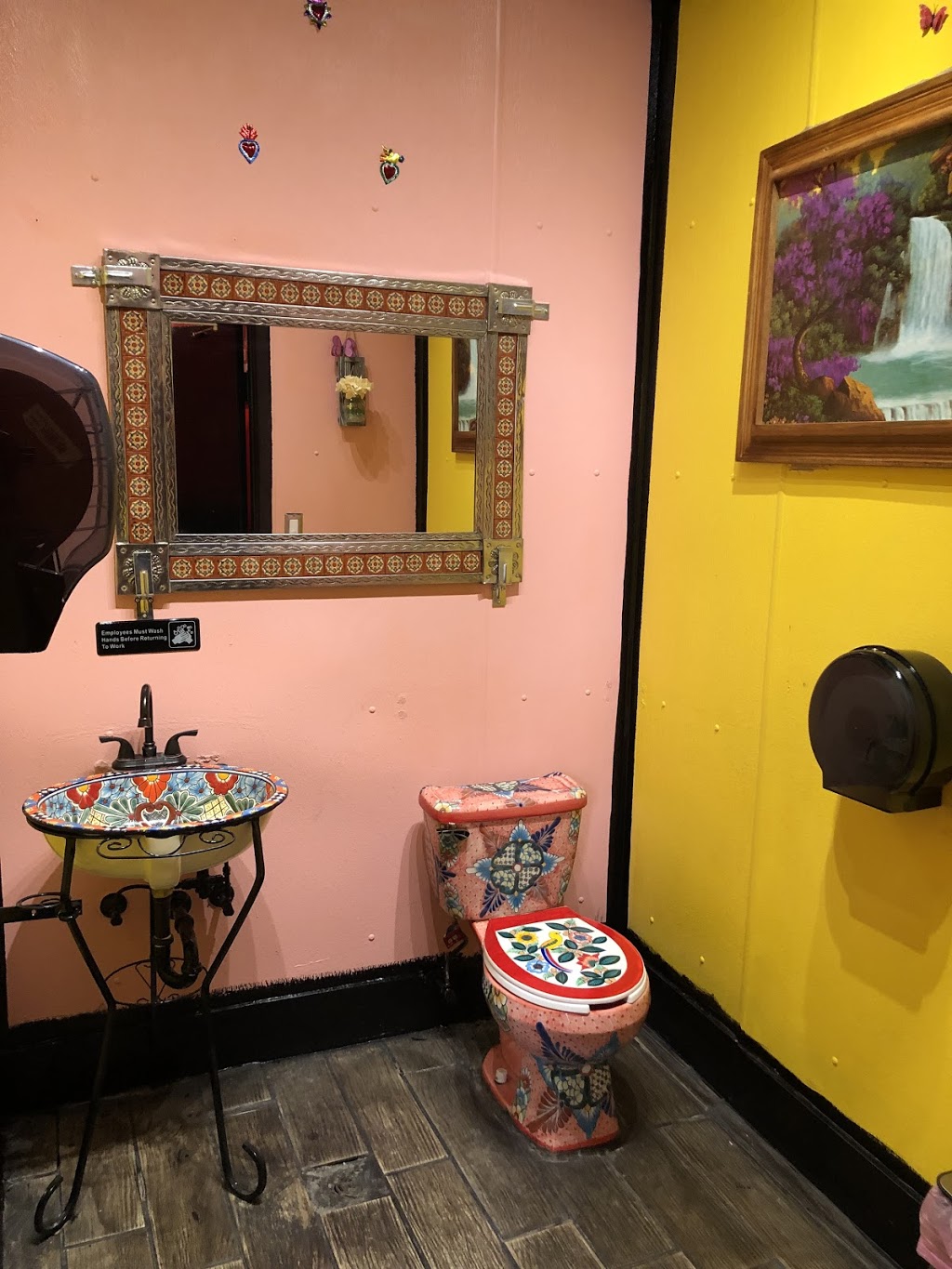 Mammy Chayo Mexican Restaurant | restaurant | 21206 South La Grange Road, Frankfort, IL 60423, USA | 8154648799 OR +1 815-464-8799