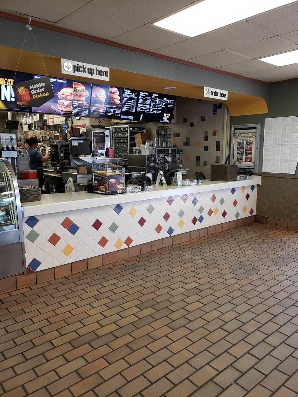 McDonalds | cafe | 72-755 CA-111, Palm Desert, CA 92260, USA | 7605681313 OR +1 760-568-1313