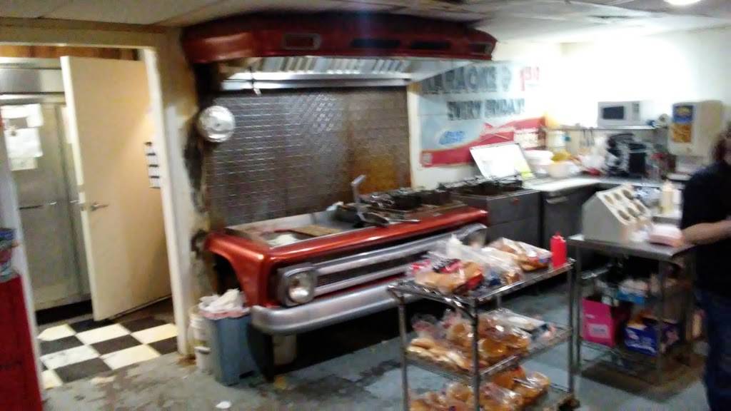 Red Ball Bar & Grill | restaurant | 539 W 5th St, Baxter Springs, KS 66713, USA | 6208562020 OR +1 620-856-2020