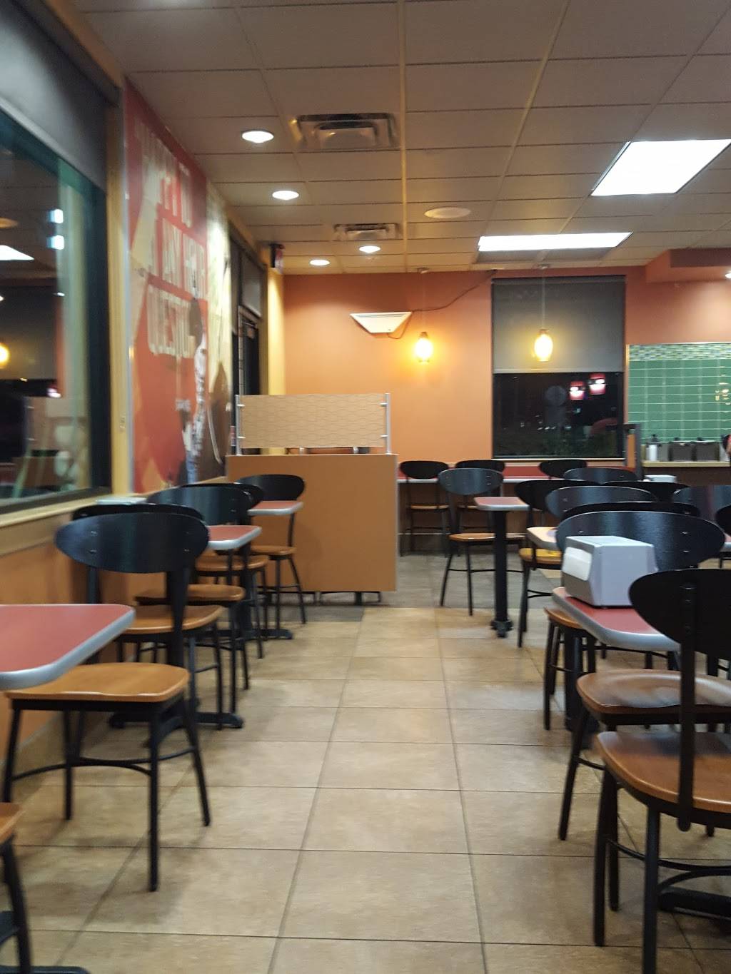 Jack in the Box | restaurant | 14236 Schleisman Rd, Eastvale, CA 92880, USA | 9517352279 OR +1 951-735-2279