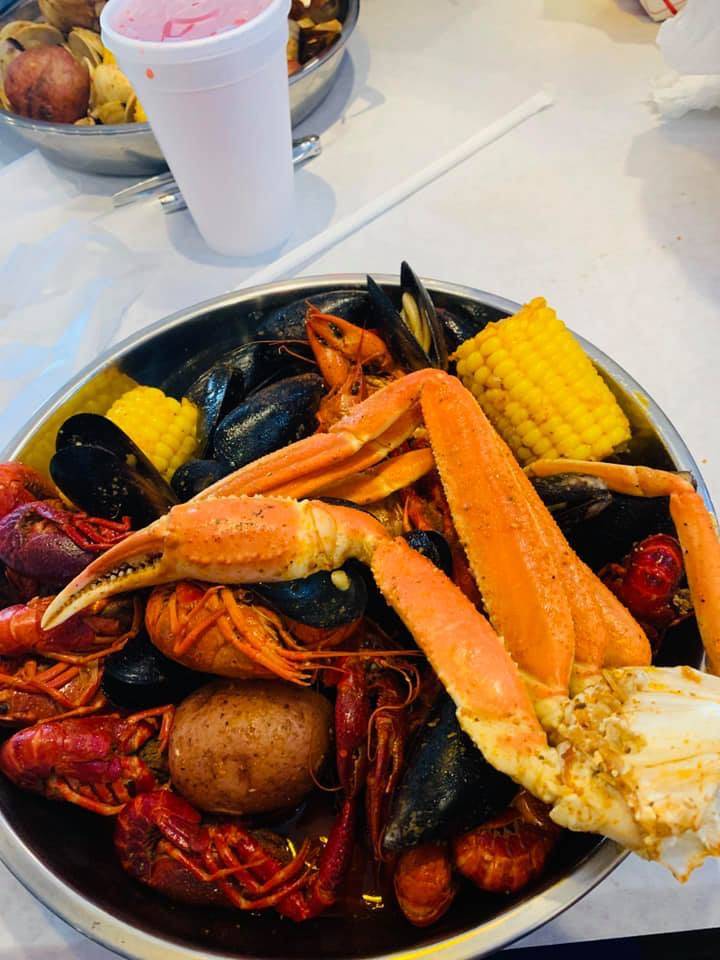 The Seafood King | restaurant | 180 State Farm Pkwy, Birmingham, AL 35209, USA | 2056373630 OR +1 205-637-3630