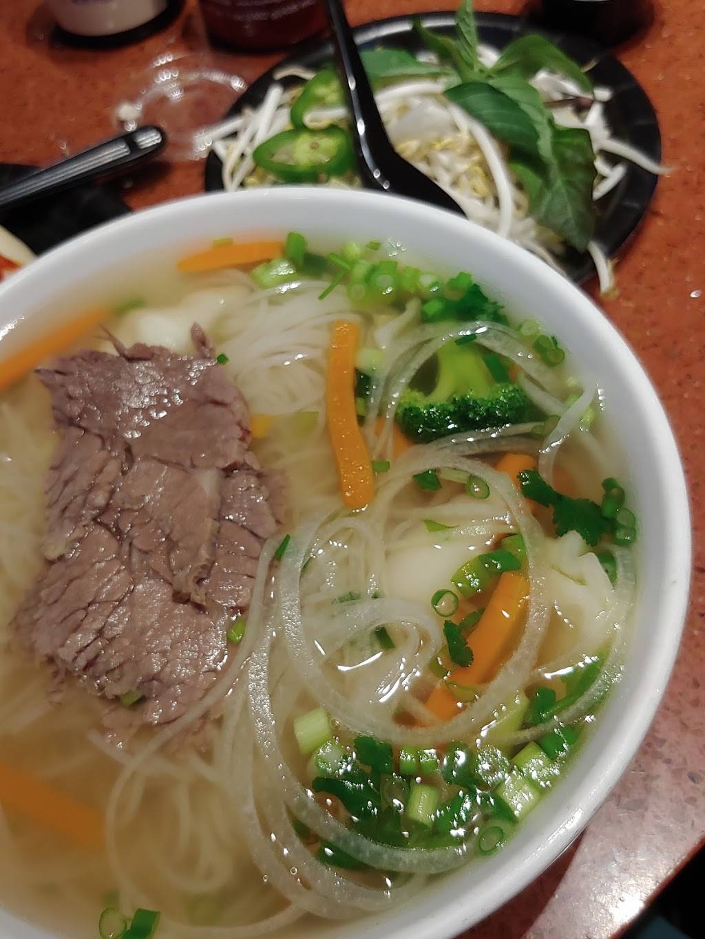 The Red Boat Asian Fusion | restaurant | 500 H St NE, Washington, DC 20002, USA | 2025460402 OR +1 202-546-0402