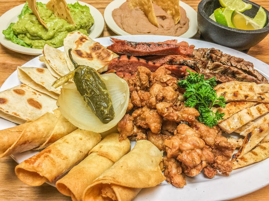 El Querreque Grill | restaurant | 9701 McPherson Rd, Laredo, TX 78045, USA | 9567960313 OR +1 956-796-0313